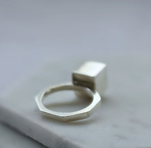 Load image into Gallery viewer, Mountainscape octagonal box ring