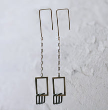 Load image into Gallery viewer, The frame dangle earrings