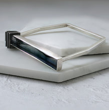 Load image into Gallery viewer, Mountainscape frame bangle