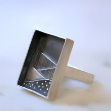 Load image into Gallery viewer, Mountainscape frame ring